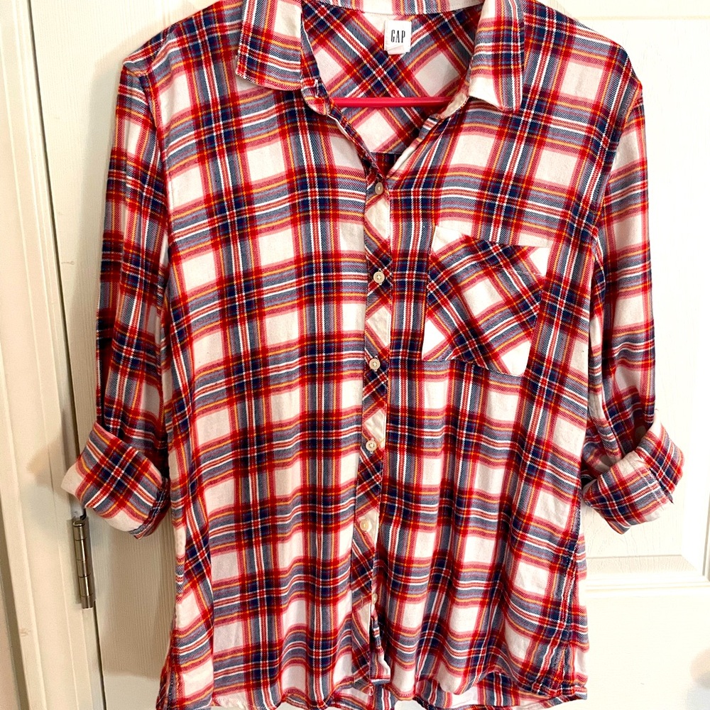 Gap, Womens size large flannel button down shirt. Red/blue/white/yellow